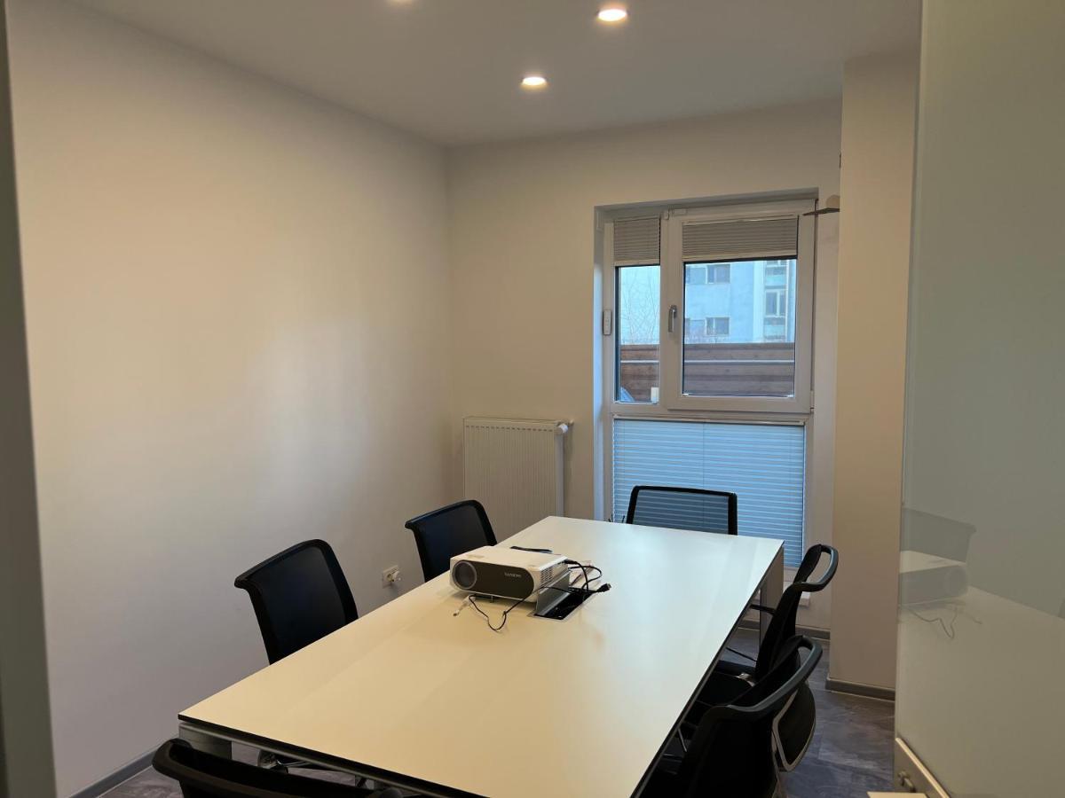 Luxury Westpark 2-Room Apartment Lakeview W5 Букурещ Екстериор снимка