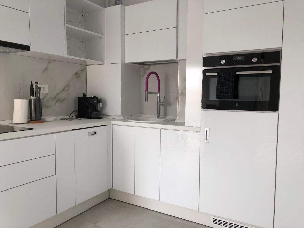 Luxury Westpark 2-Room Apartment Lakeview W5 Букурещ Екстериор снимка
