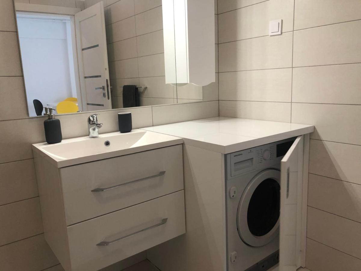 Luxury Westpark 2-Room Apartment Lakeview W5 Букурещ Екстериор снимка